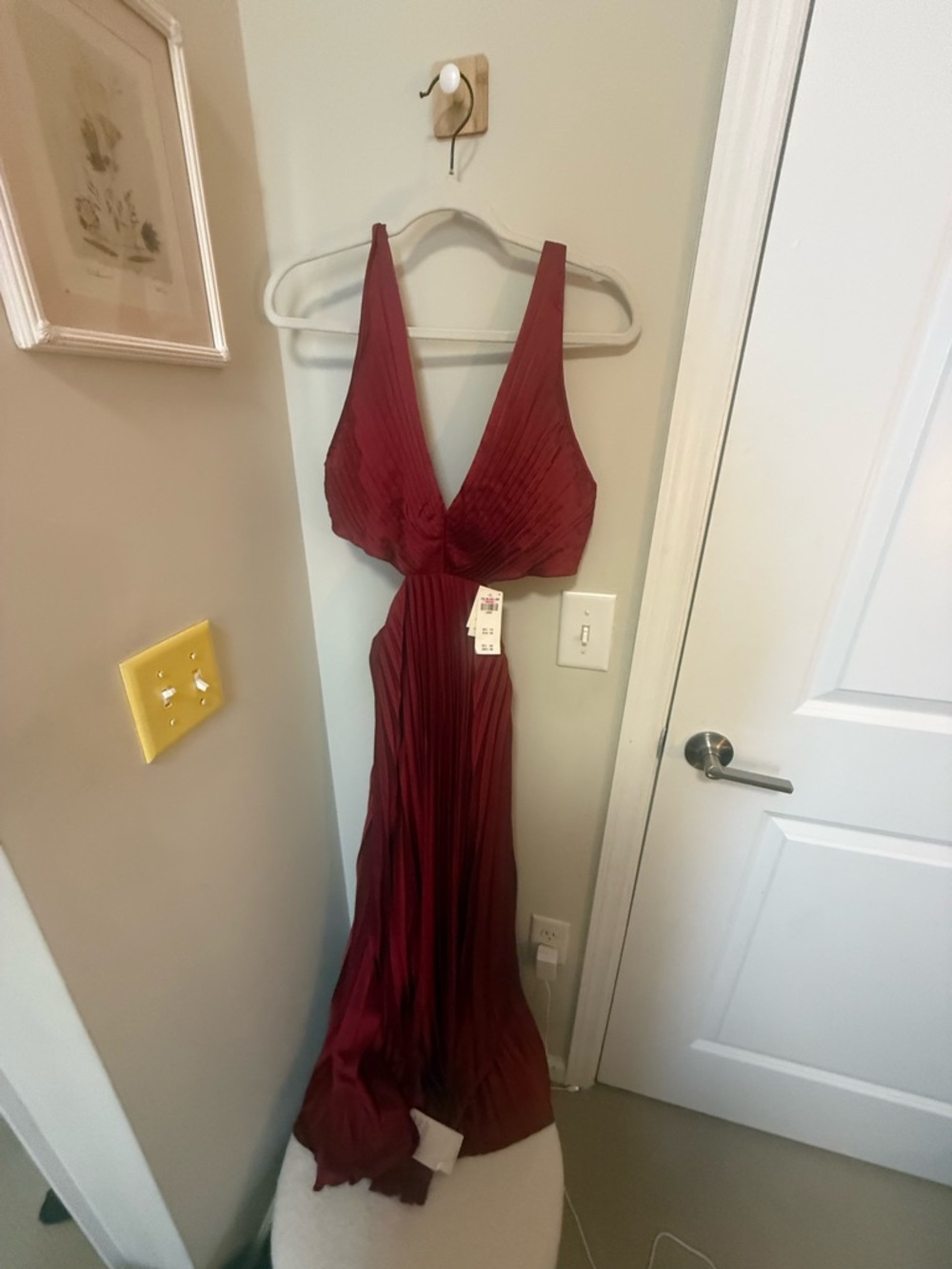 Abercrombie & Fitch Giselle Red Pleated Midi Dress with Cutout - Picture 5 of 5
